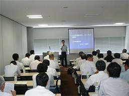 写真：講習会のイメージ